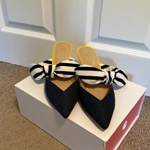 CAbi Bow Kitten Heels